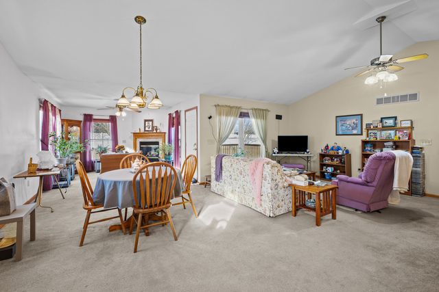 5200 Villa Drive 4, Davenport, IA 52806