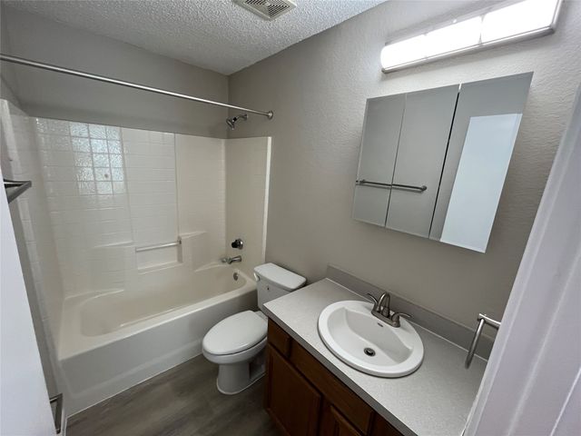 3840 Scarsdale Lane, Dallas, TX 75227