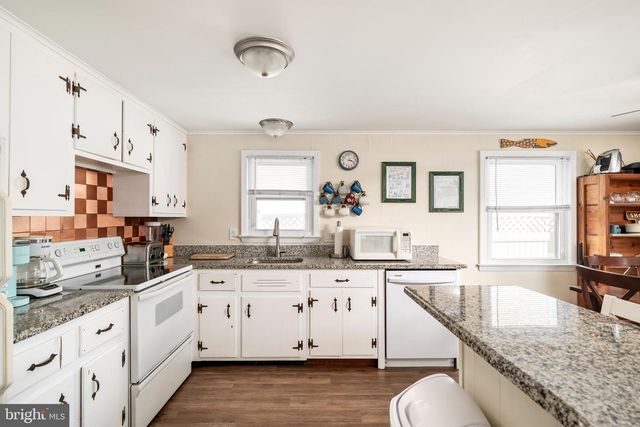 109 E 28TH ST, Long Beach Township, NJ 08008