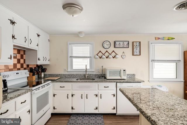 109 E 28TH ST, Long Beach Township, NJ 08008