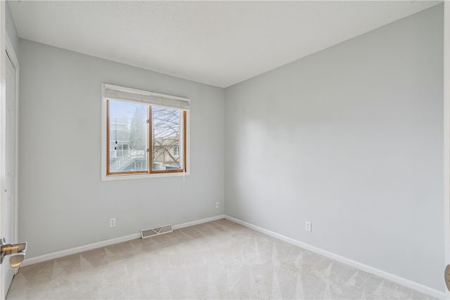 2216 W 8th Street, Cedar Falls, IA 50613