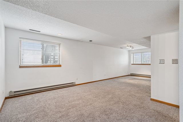 2216 W 8th Street, Cedar Falls, IA 50613