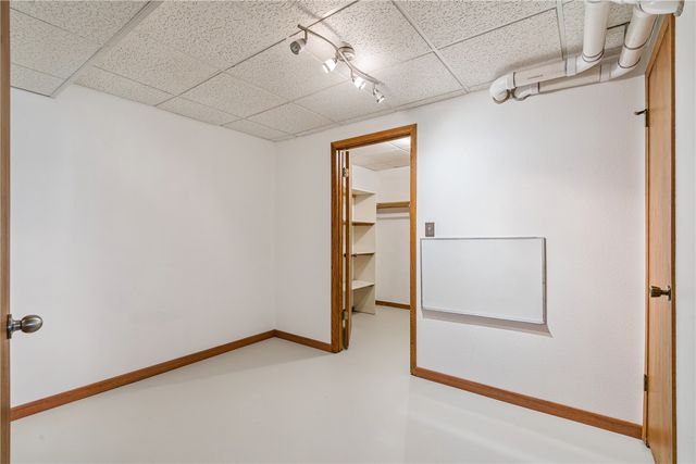 2216 W 8th Street, Cedar Falls, IA 50613