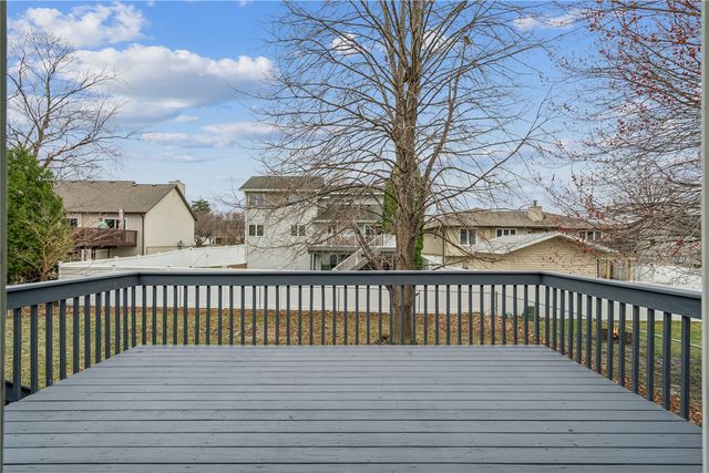 2216 W 8th Street, Cedar Falls, IA 50613