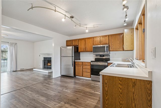 2216 W 8th Street, Cedar Falls, IA 50613