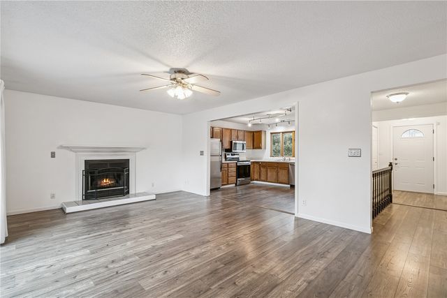 2216 W 8th Street, Cedar Falls, IA 50613