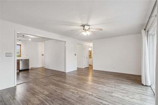 2216 W 8th Street, Cedar Falls, IA 50613