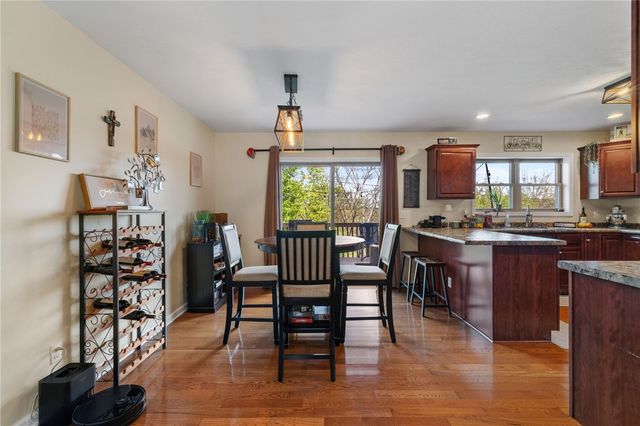372 Cherokee Dr, Chippewa Twp, PA 15010