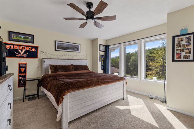 372 Cherokee Dr, Chippewa Twp, PA 15010