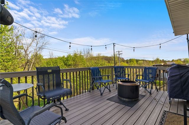 372 Cherokee Dr, Chippewa Twp, PA 15010