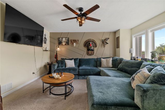 372 Cherokee Dr, Chippewa Twp, PA 15010