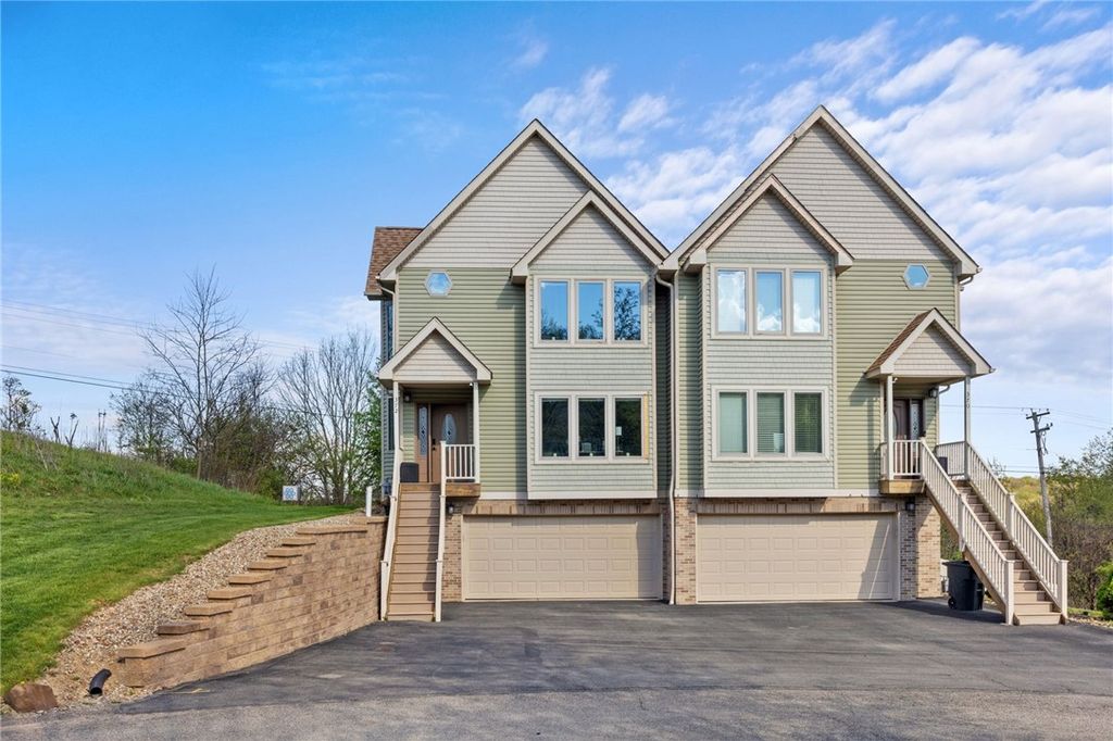 372 Cherokee Dr, Chippewa Twp, PA 15010