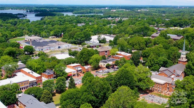 105 Ciara Place A, Mooresville, NC 28117