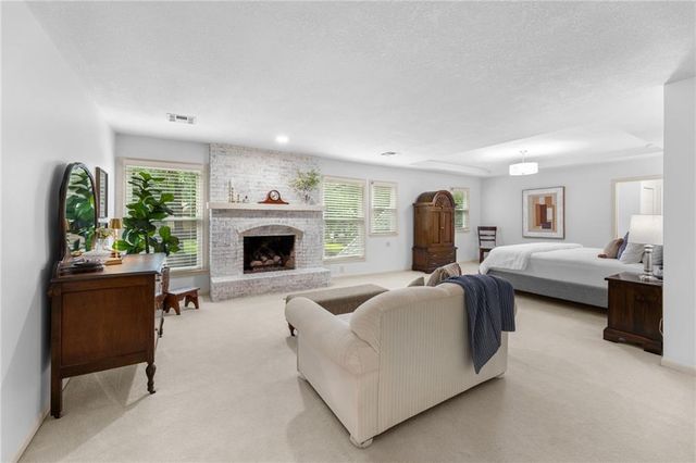 11920 Windsor Drive, Leawood, KS 66209