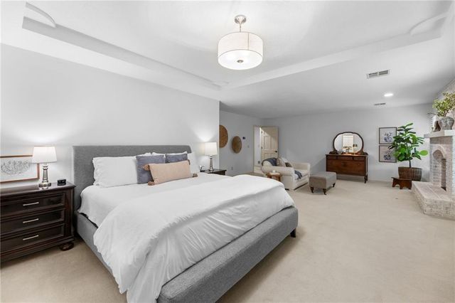 11920 Windsor Drive, Leawood, KS 66209