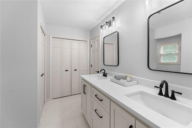 11920 Windsor Drive, Leawood, KS 66209