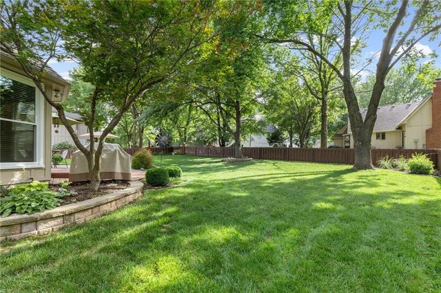 11920 Windsor Drive, Leawood, KS 66209
