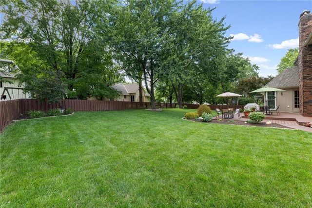 11920 Windsor Drive, Leawood, KS 66209