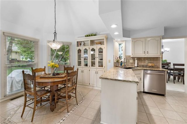 11920 Windsor Drive, Leawood, KS 66209