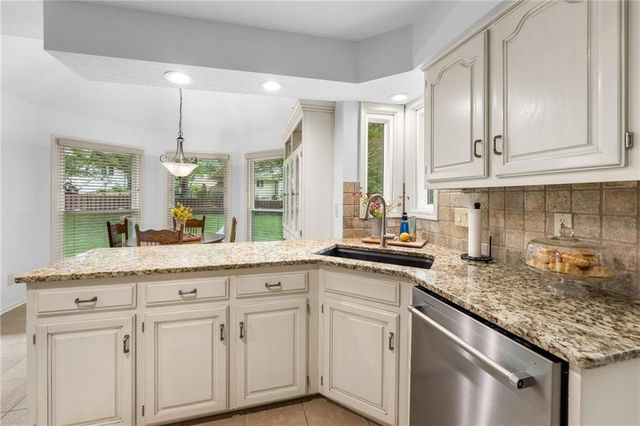 11920 Windsor Drive, Leawood, KS 66209