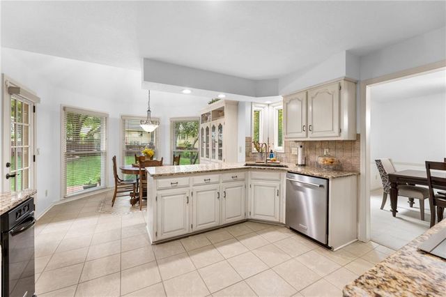 11920 Windsor Drive, Leawood, KS 66209