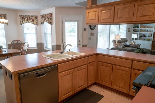 82 Magrath Drive, Bella Vista, AR 72715