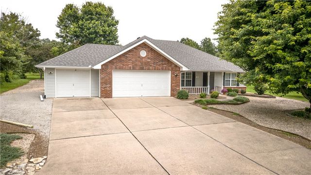 82 Magrath Drive, Bella Vista, AR 72715