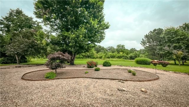 82 Magrath Drive, Bella Vista, AR 72715