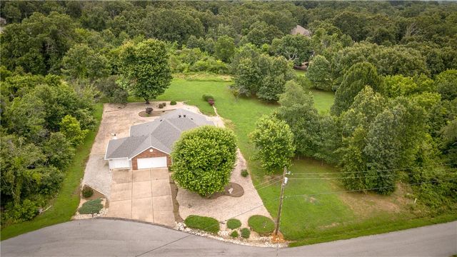 82 Magrath Drive, Bella Vista, AR 72715