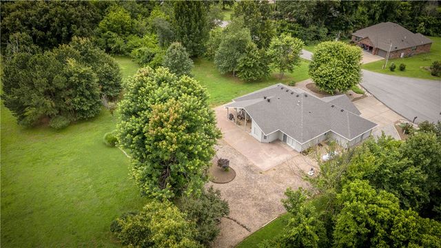 82 Magrath Drive, Bella Vista, AR 72715