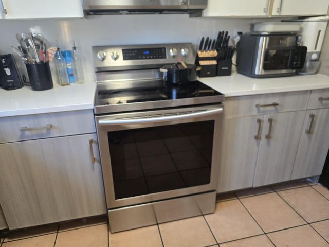 8908 NW 187th Street, Hialeah, FL 33018