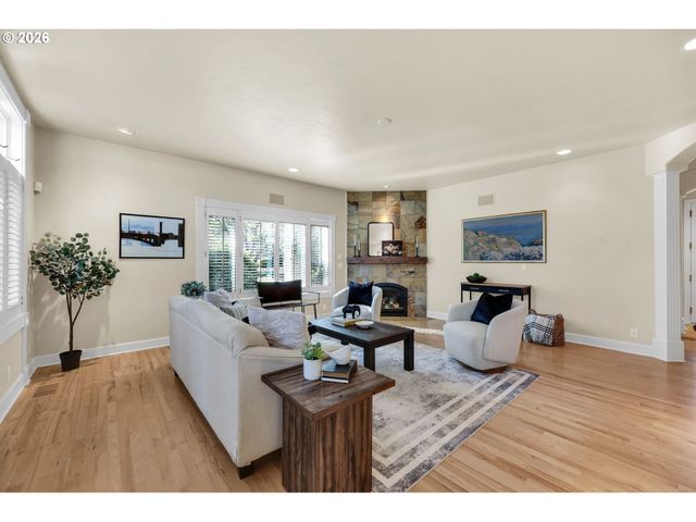 2899 RIVERWALK Loop, Eugene, OR 97401