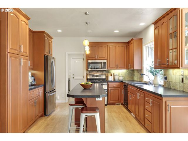 2899 RIVERWALK Loop, Eugene, OR 97401