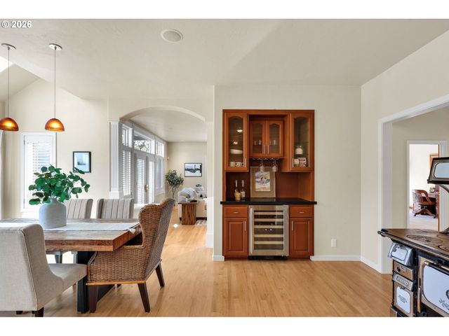 2899 RIVERWALK Loop, Eugene, OR 97401