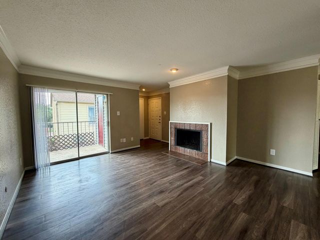 9350 Country Creek Drive 31, Houston, TX 77036