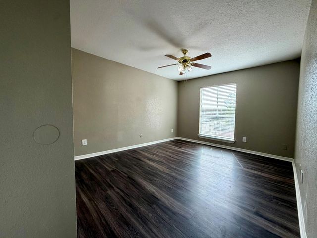 9350 Country Creek Drive 31, Houston, TX 77036