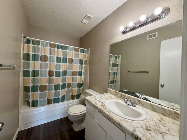 9350 Country Creek Drive 31, Houston, TX 77036