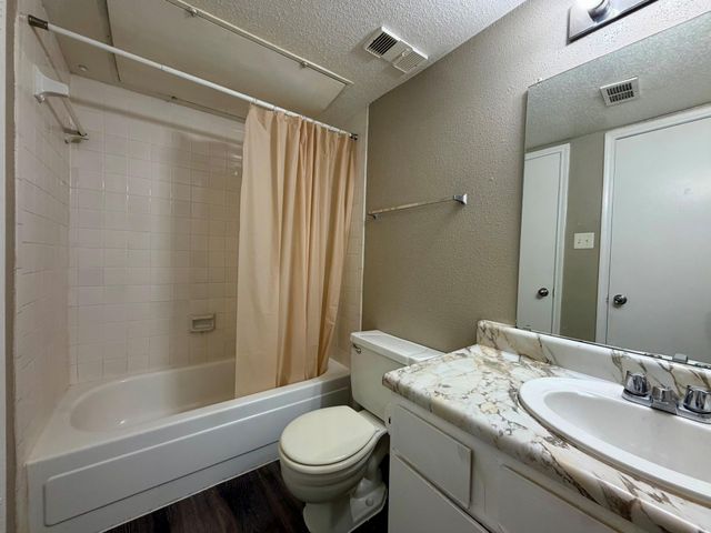 9350 Country Creek Drive 31, Houston, TX 77036