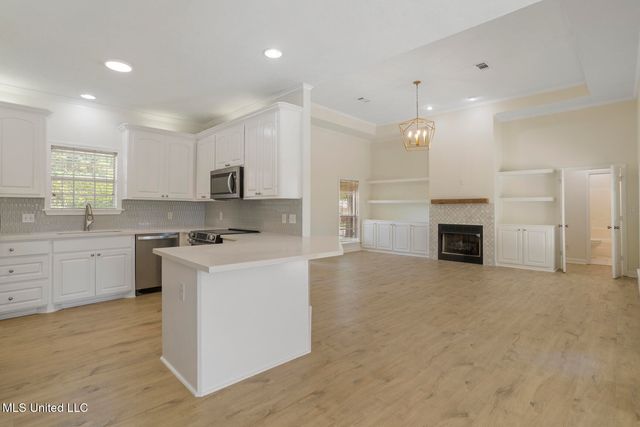 119 Middle Field Drive, Canton, MS 39046