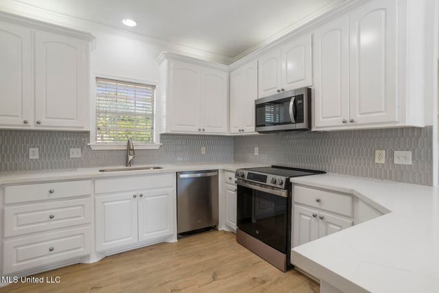 119 Middle Field Drive, Canton, MS 39046