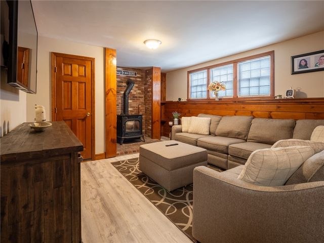 20 Whitney Lane, Burrillville, RI 02858