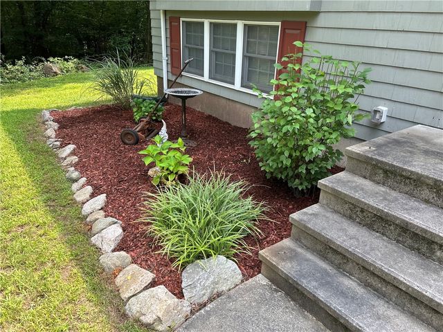 20 Whitney Lane, Burrillville, RI 02858