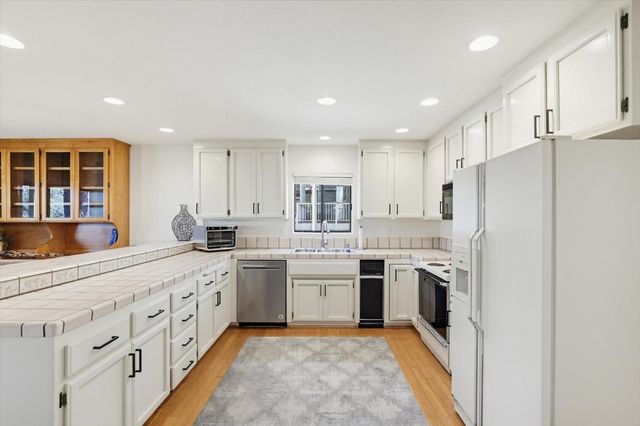 12462 Lake Wildwood Dr, Penn Valley, CA 95946