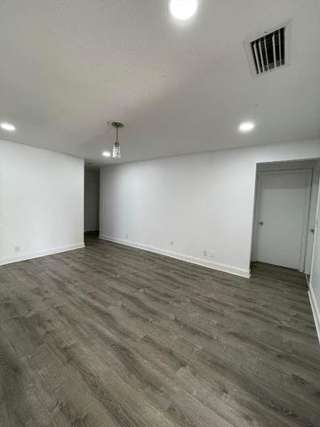 9569 Richmond Circle, Boca Raton, FL 33434