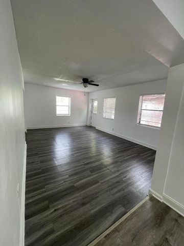 9569 Richmond Circle, Boca Raton, FL 33434