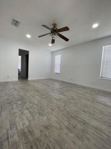 9569 Richmond Circle, Boca Raton, FL 33434