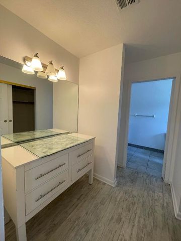 9569 Richmond Circle, Boca Raton, FL 33434