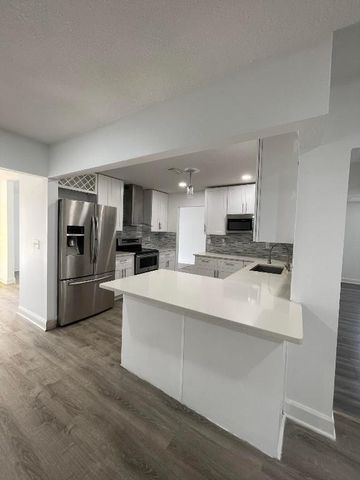 9569 Richmond Circle, Boca Raton, FL 33434