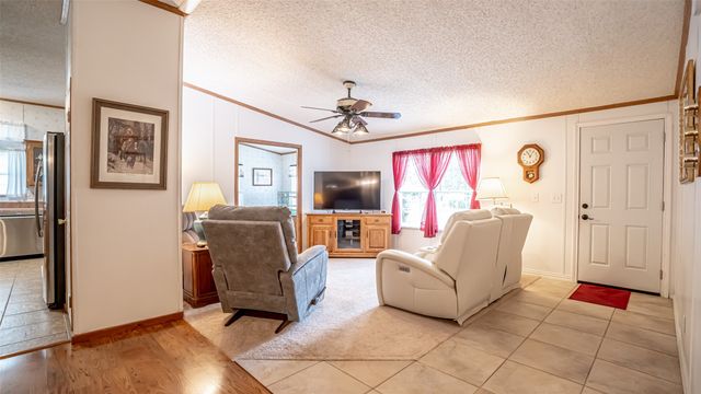 1609 Lands End Street, Granbury, TX 76048