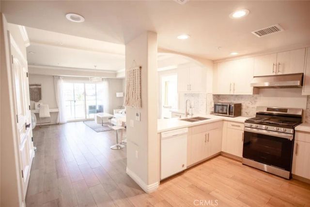 1598 Long Beach 201, Long Beach, CA 90813